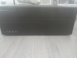Silverstone Htpc Case. Full Size With DVD Burner Included. - Afbeelding 1 van 6