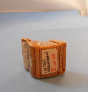 Vintage ARCADIA Ceramic ACCORDIAN SHAKER - Picture 1 of 4