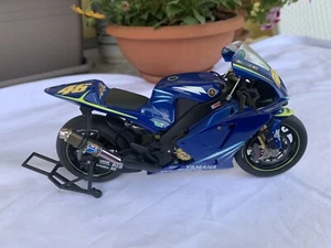 Moto Yamaha VZR-W1 Valentino Rossi 1:12 Altaya No Minichamps Solido - Foto 1 di 6