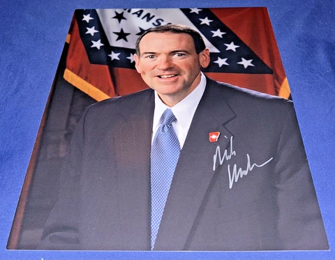 MIKE HUCKABEE SIGNED 11X14 PHOTO 44TH GOVERNOR OF ARKANSAS REPUBLICAN AUTOGRAPH Cover