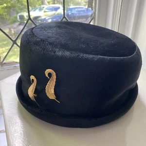 Marshall Fields Lemington vintage women’s black velvet/velour With Gold Pins - Picture 1 of 8