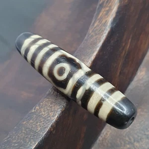Vintage Tibetan 3 Eyes Agate Dzi Bead Amulet - Picture 1 of 24