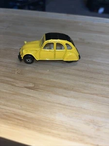USED 2009 CITROEN 2CV '57 MAISTO DIECAST CAR TOY #104 - Picture 1 of 5