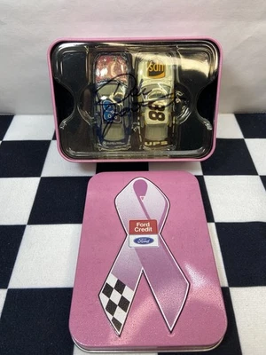 Juego de latas diecast Ford Taurus 2-1/64 ventiladores de carreras autografiados por Dale Jarrett Foto 1 de 4