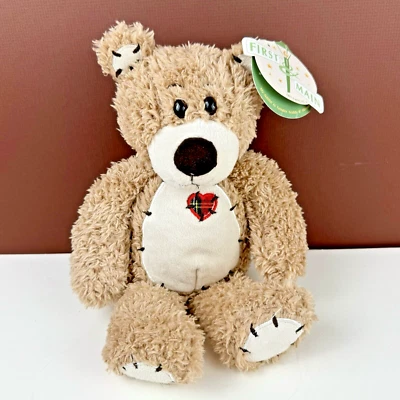 Novo com etiquetas First & Main 8" Tender Teddy Brown Bear Plush 1615 Patch Coração Acolchoado - Imagem 1 de 4