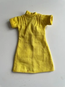 Sindy Cook im Kleid 1977 gelbe Falten Pedigree 44293 passt 12 Zoll Puppe - Bild 1 von 4