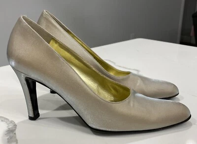 Zapatos de salón Bruno Magli hechos en Italia dorados sedosos satinados tacones formales talla A A 7 Foto 1 de 4