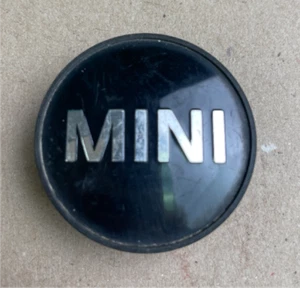 Mini Cooper OEM Center Cap. - Picture 1 of 2