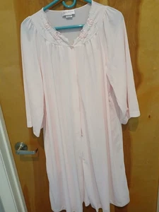 WOMANS VINTAGE SHADOWLINE PINK SILKY BUTTON UP ROBE MEDIUM 3/4 SLEEVES - Picture 1 of 5