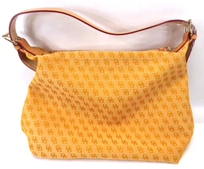 Bolso de Mano/Cartera Dooney & Bourke Lona Monograma con Asa de Cuero Mostaza NUEVO Foto 1 de 4