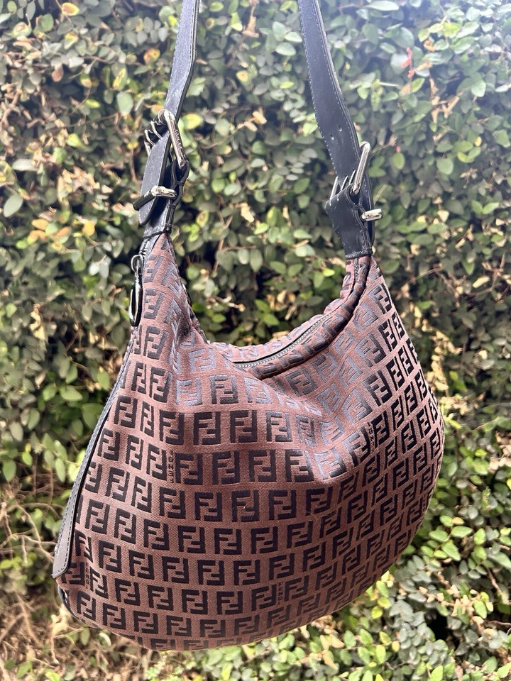 Bolso de mano Oyster Fendi  Foto 1 de 4