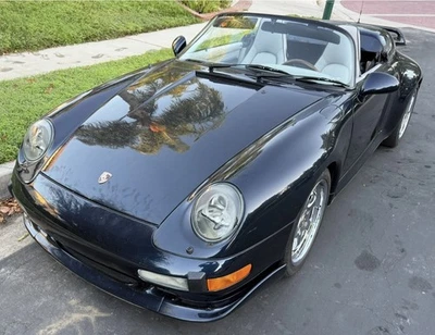 Marco de parabrisas y vidrio de fábrica OEM Porsche 1989. Foto 1 de 4