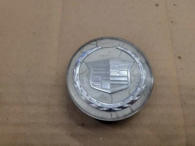 Cubierta de buje tapa central cromada Cadillac OEM 2004-2009 CTS CTS-V DTS SRX 9595439 Foto 1 de 3