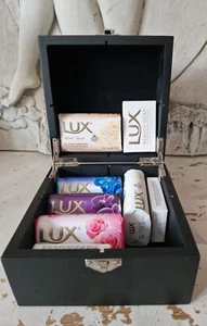Lux Seife 8 Stück 6 verschiedene Sorten inkl. schöner Aufbewahrungsbox - Bild 1 von 1