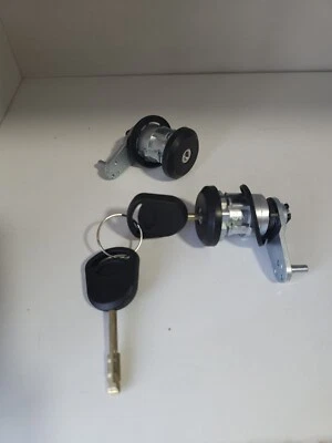 New Front Left Right Pair Door Lock Cylinder With Key Set For Ford Escort - Image 1 of 4