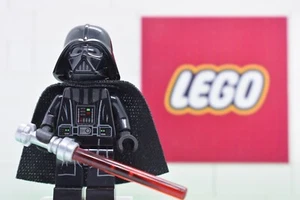 Darth Vader (Light Nougat Head) - LEGO Star Wars Minifigure - sw0834 - 75183 - Picture 1 of 3