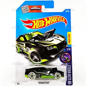 2016 Hot Wheels TWINDUCTION #46 nero - HW Glow Wheels - HW 1:64 Track Stars DHW64 - Foto 1 di 2
