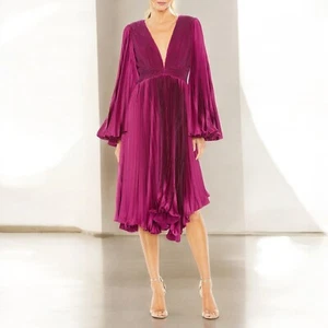 Vestido de cóctel Mac Duggal satinado talla 12 púrpura bayas cuello en V profundo plisado nuevo con etiquetas 49707 - Imagen 1 de 12