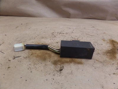 Yamaha XJ700 1980 Maxim caja CDI pequeña Foto 1 de 4