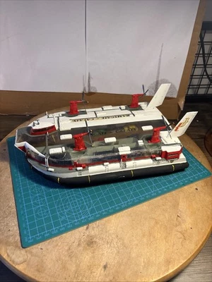 Airfix 1/144 SRN4 Hoverlloyd Hovercraft Built and Painted Model Kit Vintage - Image 1 of 4