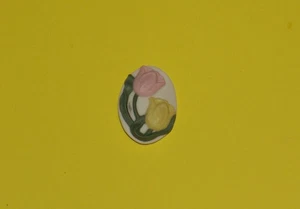 Tulips Jasperware Button Collectible - Picture 1 of 8