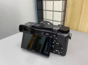Sony Alpha a6100 24,2-MP-Spiegelreflex-Digitalkamera mit Objektiv 16–50 mm Englisch - Bild 1 von 9