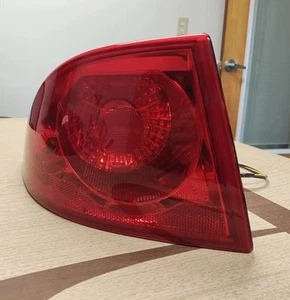 2006-2011 Buick Lucerne Left Driver LH Side Tail Light OEM L8345 DW - Picture 1 of 6