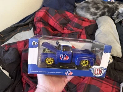 1:24 ME MACHINES VP RACING SERIES 1956 FORD F-100 TRUCK! CHASE!! 1/500 PCS! - Image 1 of 4