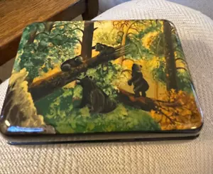 VINTAGE RUSSIAN HANDPAINTED LACQUERED BOX - Picture 1 of 9