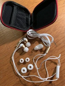 Ear Bud Headphones for iPhone & Computers NEW WIRED 3.5 mm Gold metallic - Picture 1 of 1
