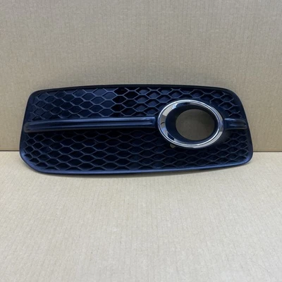 09-12 Audi Q5 8R OS Left S Line Grill with Chrome Fog Light Bezel OEM 8R0807681E - Image 1 of 4