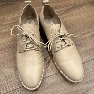 Eileen Fisher Nan Leather Oxford lace up 9  neutral minimalist Heel Comfort - Picture 1 of 10