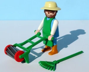 Playmobil 3752 Cortacésped Granja Jardinero con Carrete de Empuje Manual Cortacésped y Rastrillo - Imagen 1 de 2