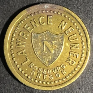 Ficha comercial Lawrence Neuner Roseburg, ORE Cigar Store latón G/F 5c 21,29 mm c1925 - Imagen 1 de 4