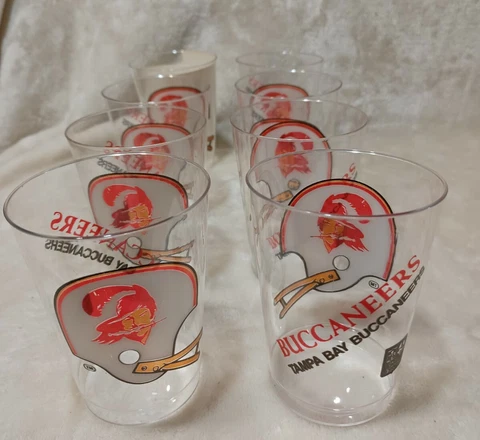 Tampa Bay Buccaneers Comet Party Tumblers NFL Cups 10oz Vintage 80s Retro Bucs 8 Cover