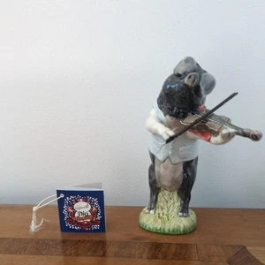 Beswick Pig Promenade Band - Daniel The Violinist with certificate of ownership - Picture 1 of 3