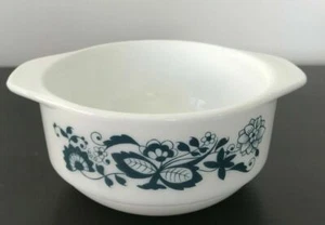 Corning Pyrex 'Old Town' Small Casserole Dish 4.5 Inch Diameter Teal Green Blue - Picture 1 of 5