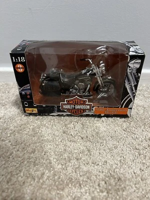 Harley-Davidson Sportster Maisto 1:18 XL 1200C, Serie 3, 95 aniversario Plata NUEVO Foto 1 de 4