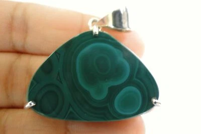 Green Malachite Triangle Healing Growth Crystal 925 Sterling Silver Pendant Foto 1 de 4