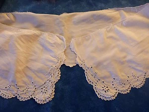vintage tissu  broderie richelieu ,festonné main ,futur col ou jupon poupée  - Picture 1 of 1