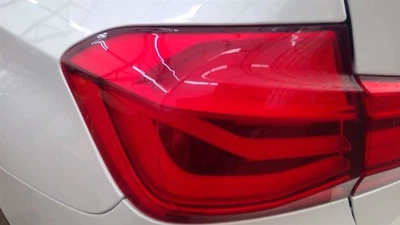 Cuarto de luz trasera del conductor montado en panel para BMW 320i 6757095 16-18 Foto 1 de 4