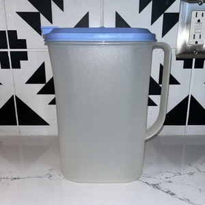 Vintage Tupperware 2 Quart Slim Pitcher #2009C w/ Blue Flip Top Lid - Picture 1 of 9