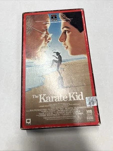Vintage 1985 The Karate Kid VHS hi-fi RCA Columbia Red Border SideLoad Box 60406 - Imagen 1 de 12
