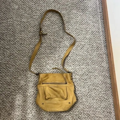 Bolso de hombro C&C California de cuero para mujer HOBO amarillo mostaza 11x9x5,5 Foto 1 de 4