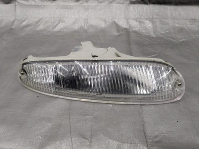 Объектив указателя поворота со стороны правого пассажира 90-97 Mazda Miata УГЛОВОЙ 97NASU 1990-1997 - Изображение 1 из 4