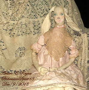 Artesano Arturo E. Reyna COLECCIONABLE ESTILO VICTORIANO, ÚNICA EN SU TIPO MUÑECA TRAPO CONEJO - Imagen 1 de 11