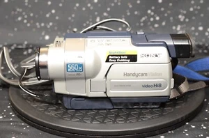 Sony Handycam CCD-TRV118 Digital Camcorder Silver 2.5" Display 20x Optical Zoom - Picture 1 of 11