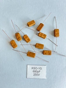 Capacitor KSO-1G (КСО-1Г) 680pF/250V Silver Mica, Soviet NOS, lot of 1 pcs - Zdjęcie 1 z 2