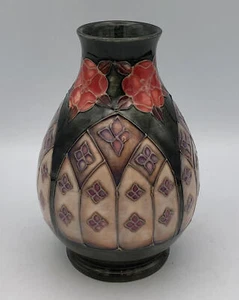 MOORCROFT Vase - GOTHIC WINDOWS (DAY) von Sally Tuffin 1991 - Bild 1 von 4