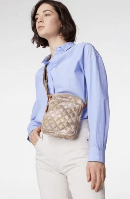 MZ Wallace迷彩斜挎包 — 第 1/4 张图片